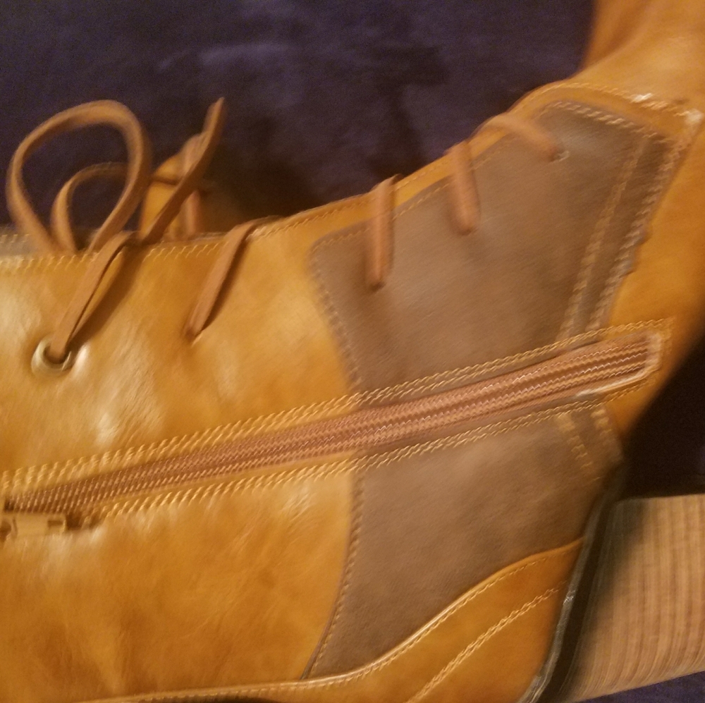 Boots - Picture 3 of 5